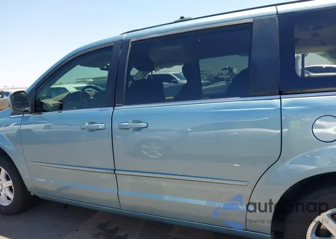 2008 Chrysler Town & Country Touring from USA, damaged, VIN 2A8HR54P08R720356